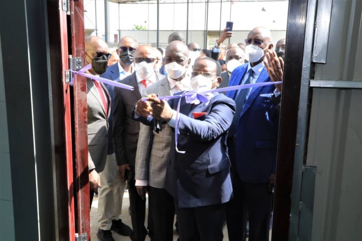 RDC : Critiqué pour s'être déplacé en Ouganda pour inaugurer un abattoir, Bahati Lukwebo se défend