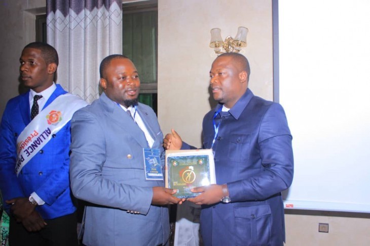 OLIVIER NAWEJ plébiscité « jeune leader » du Lualaba par le prix d’excellence Alliance Francophone