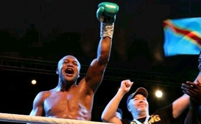 Boxe: Le congolais Ilunga Makabu conserve sa ceinture de champion du monde des lourds-légers WBC