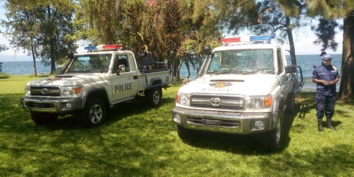 A Goma, le Gouverneur Carly Kasivita a remis 3 jeeps de patrouille à la Police