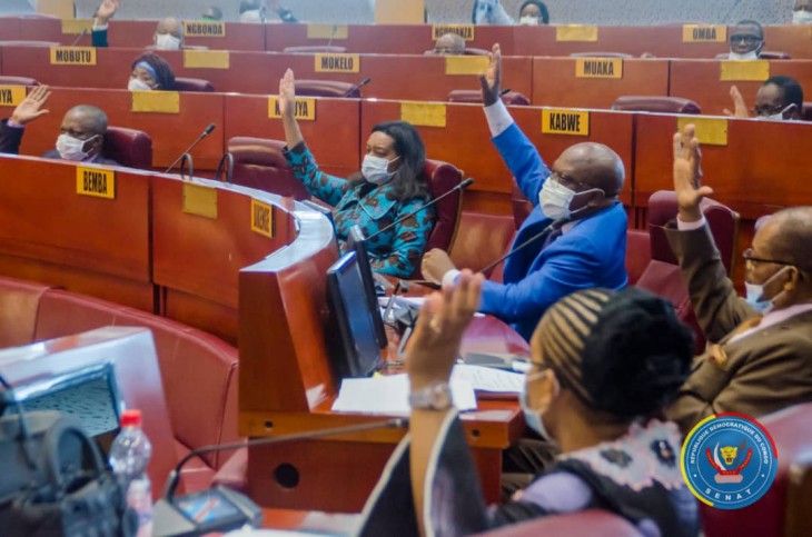 Le Parlement adopte pour la 5ème fois la proposition de loi sur la prorogation de l'état d'urgence