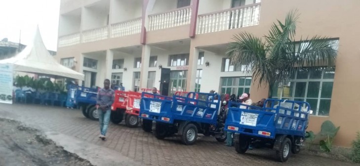 Beni : 5 motos tricycles remises aux petits commerçants transfrontaliers de Kasindi par le PFCGL