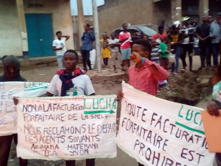 Beni : Quatrième jour de sit-in de la lucha KASINDI devant le bureau de la SNEL