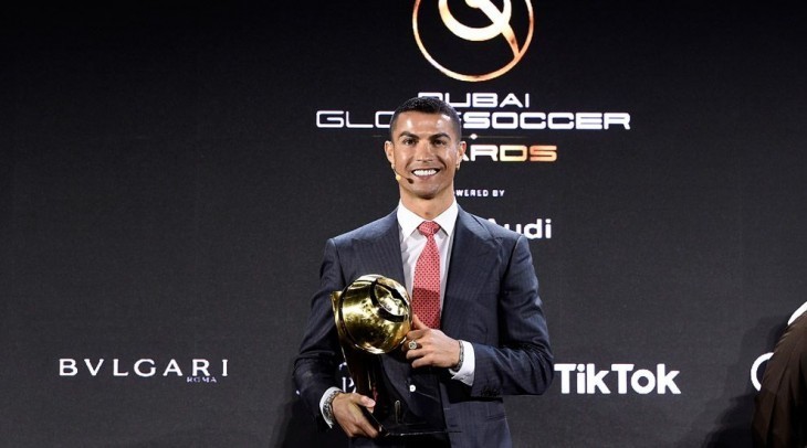 Cristiano Ronaldo bat Lionel Messi pour le titre du joueur du siècle aux Globe Soccer Awards