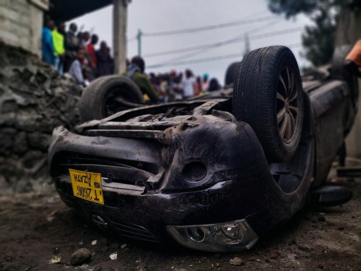 Une femme sort vivante d'un (grave) accident sur la route 1 Km témoin à Goma