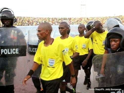Football-RDC: La linafoot sanctionne trois arbitres