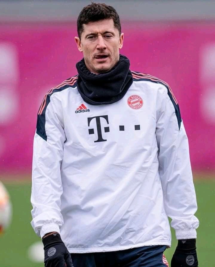 Football-Ballon d'or 2021: l'agent de Robert Lewandoski s'insurge contre France-Football.