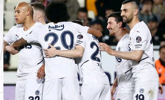Turquie D1 : Marcel Tisserand et le Fenerbahçe finissent la saison en beauté