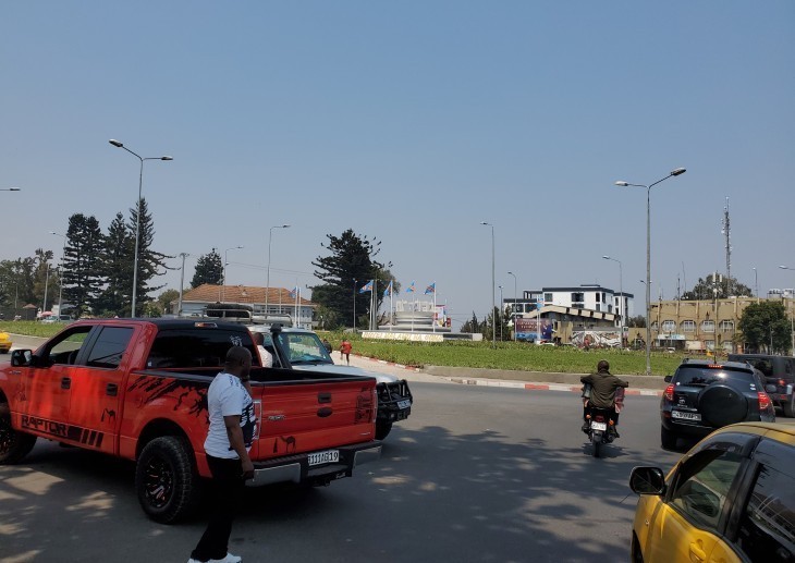 Goma : Le maire policier octroi un nouvel espace aux laveurs de véhicules du centre-ville
