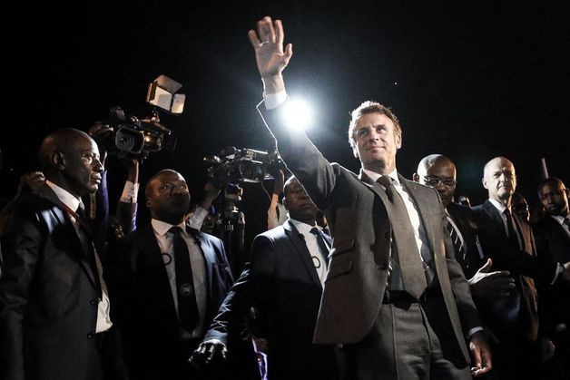Le Cameroun, première étape d'une tournée en Afrique du président français Emmanuel Macron