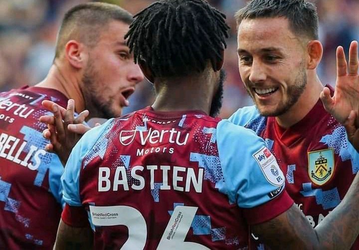 Angleterre D2 : Samuel Bastien buteur et passeur décisif pour Burnley face à Wigan