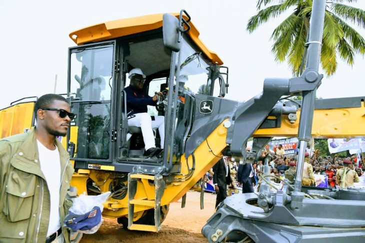 RDC : Félix Tshisekedi a lancé les travaux de réhabilitation de la route Kananga-Kalamba-Mbuji-Mayi