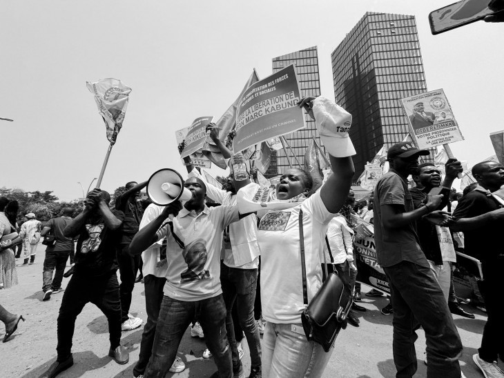 Kinshasa: Opposants et activistes citoyens ont manifesté pour exiger la libération Seth K. et autres