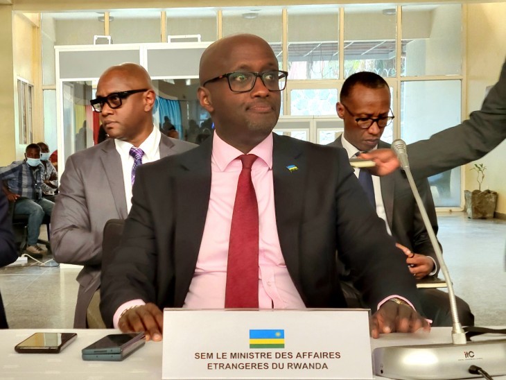Insécurité à l’Est de la RDC : Olivier Nduhungirehe dénonce la manipulation des chiffes des victimes