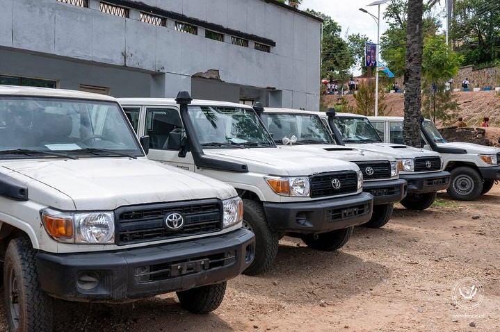 RDC : En séjour à Kalemie, Félix Tshisekedi a remis 10 pickups à la Police en province de Tanganyika