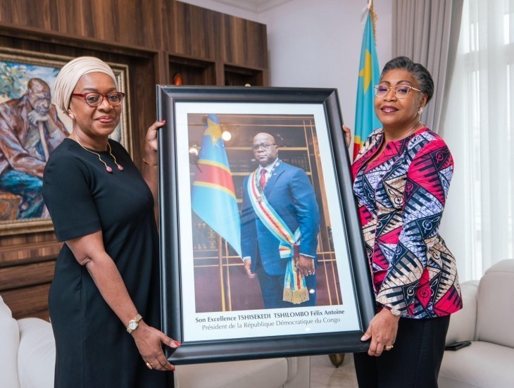 RDC : A son tour, Judith Suminwa a reçu le nouveau portrait officiel du Chef de l’État