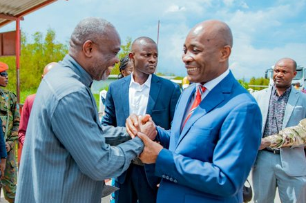 Sud-Kivu : De retour à Uvira, le Gouverneur Purusi qui avait fui l’avancée du M23 tente de rassurer